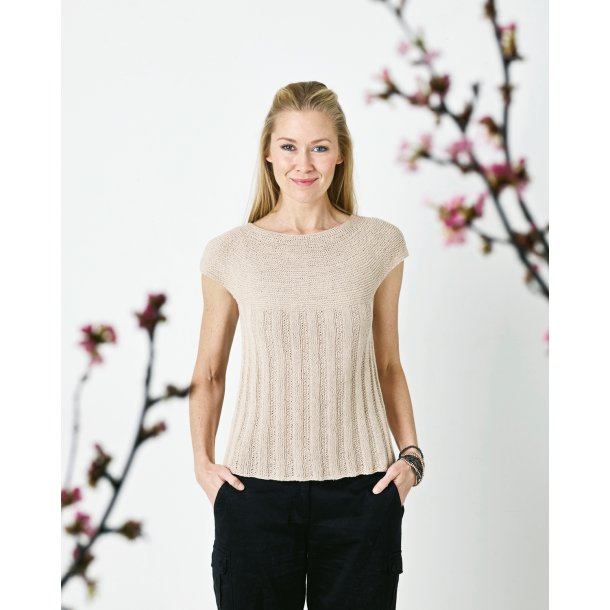 Top med retstrikket brestykke - Elise by Permin